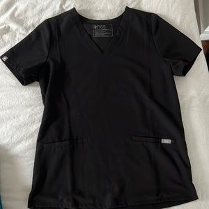 FIGS Casma three pocked black top